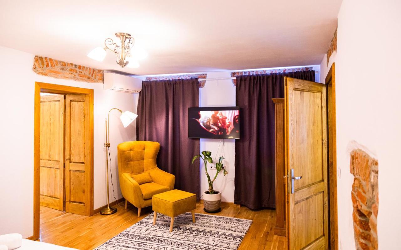 Stone Way Apartment Сібіу Екстер'єр фото