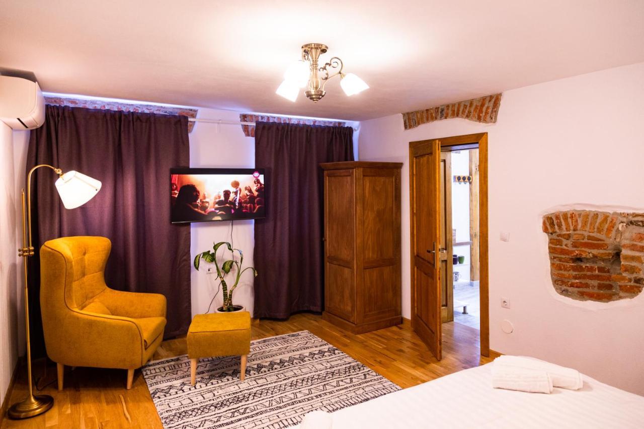 Stone Way Apartment Сібіу Екстер'єр фото