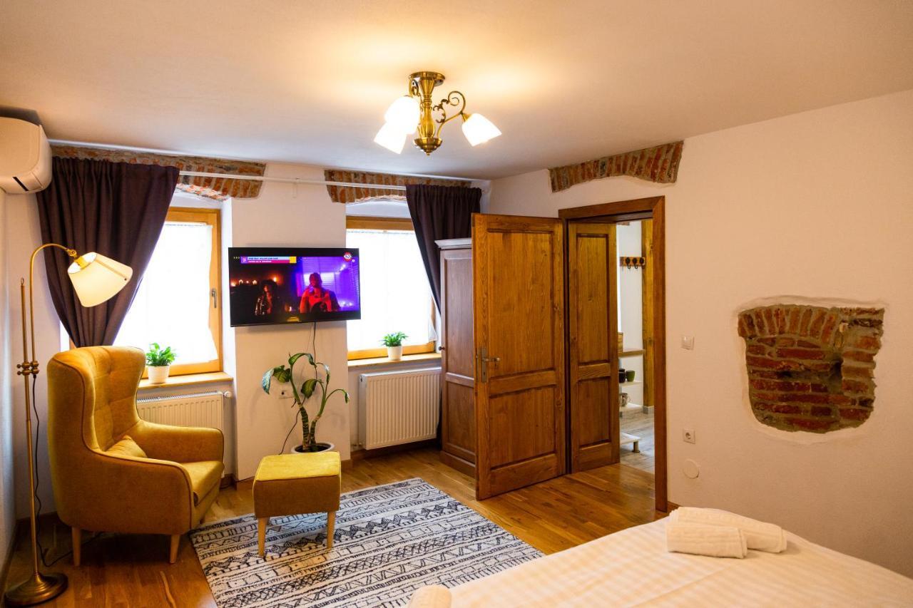 Stone Way Apartment Сібіу Екстер'єр фото