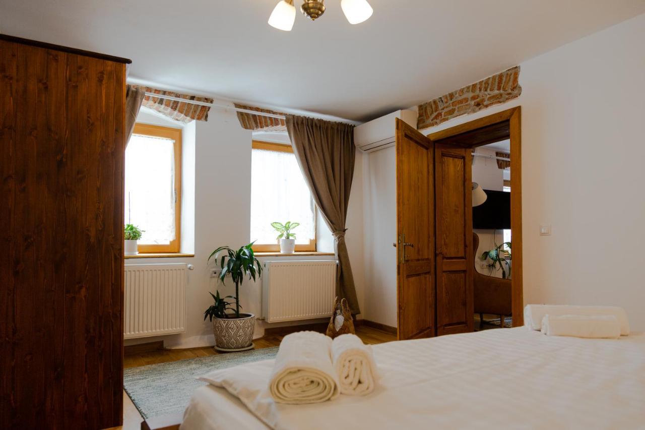 Stone Way Apartment Сібіу Екстер'єр фото