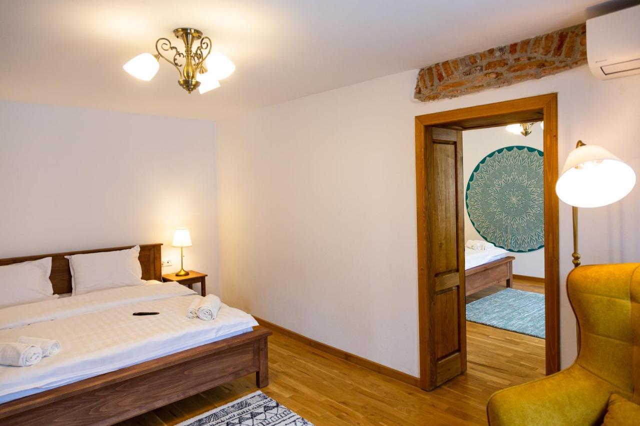 Stone Way Apartment Сібіу Екстер'єр фото