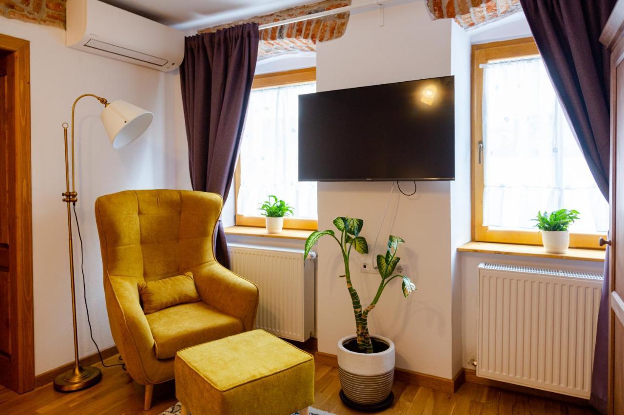 Stone Way Apartment Сібіу Екстер'єр фото