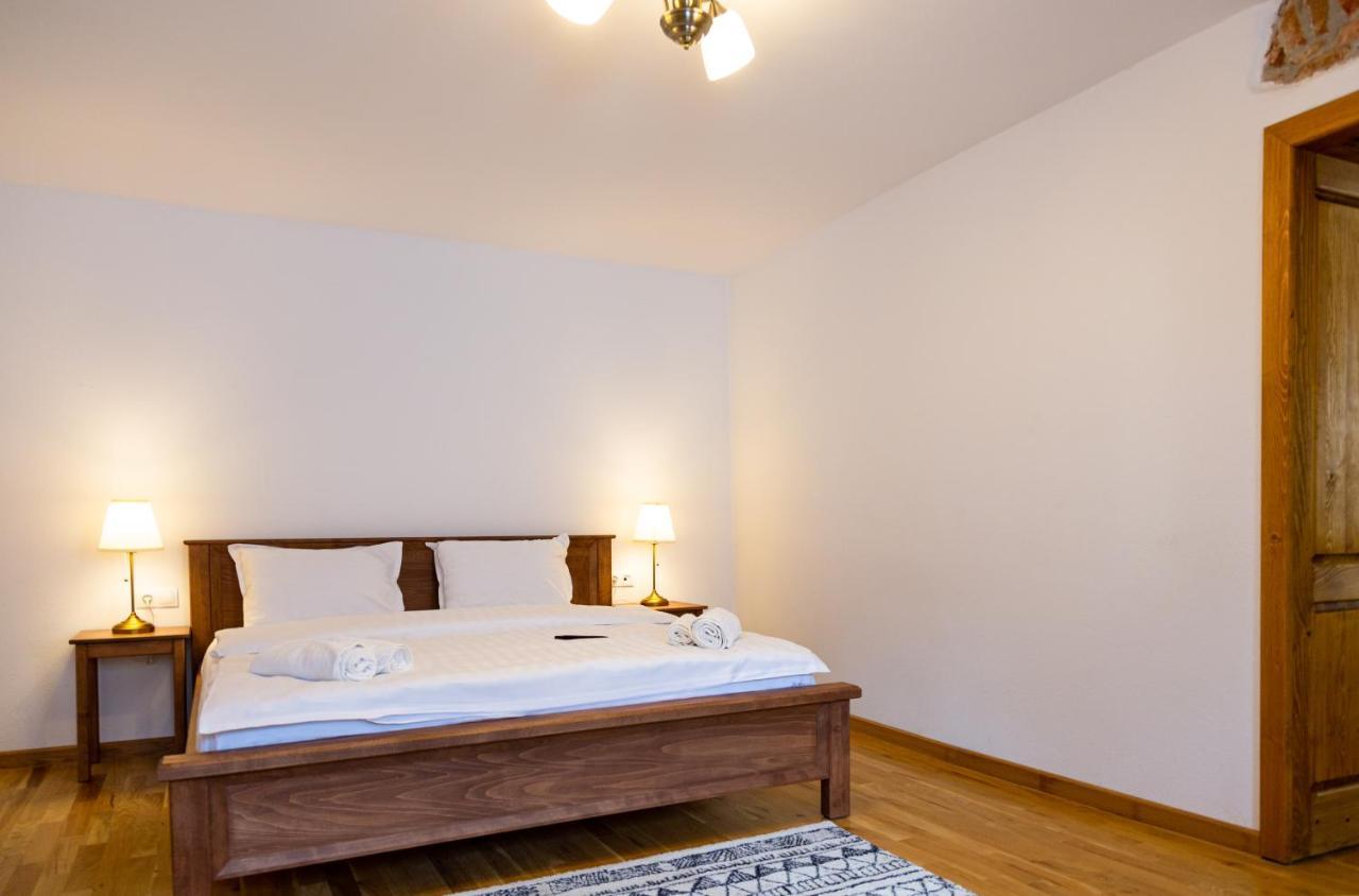 Stone Way Apartment Сібіу Екстер'єр фото